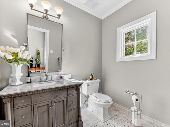 5765 Valley Stream Drive, Doylestown PA 18902