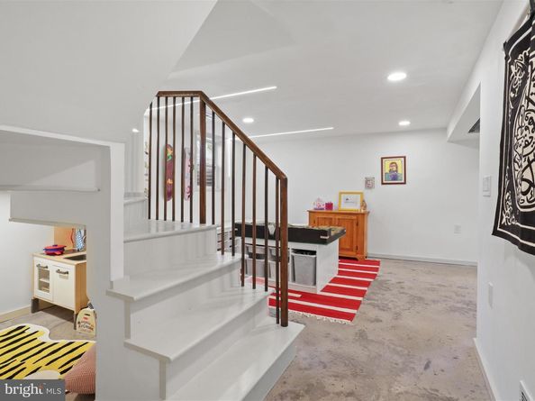 7324 Elmwood Drive, Falls Church VA 22042