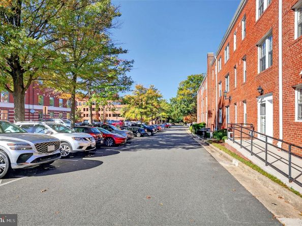 500 N Bashford Lane 3321, Alexandria VA 22314