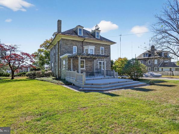 580 Wigard Avenue, Philadelphia PA 19128