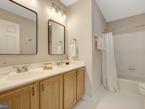 47425 River Crest Street, Sterling VA 20165