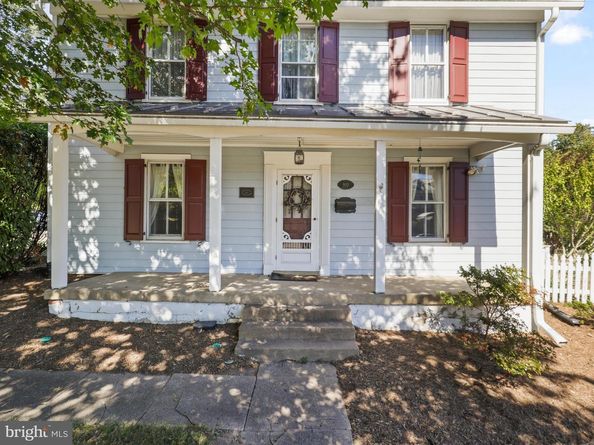 910 Locust Street, Herndon VA 20170
