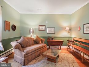 910 Locust Street, Herndon VA 20170