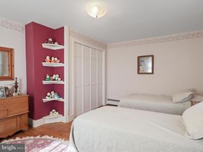 910 Locust Street, Herndon VA 20170