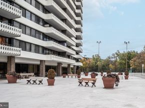 6301 Stevenson Avenue 806, Alexandria VA 22304