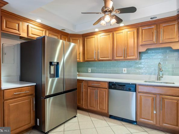 6301 Stevenson Avenue 806, Alexandria VA 22304