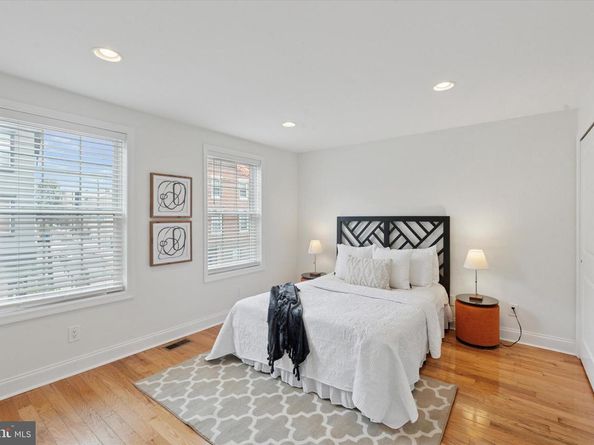 906 S 12TH Street, Philadelphia PA 19147