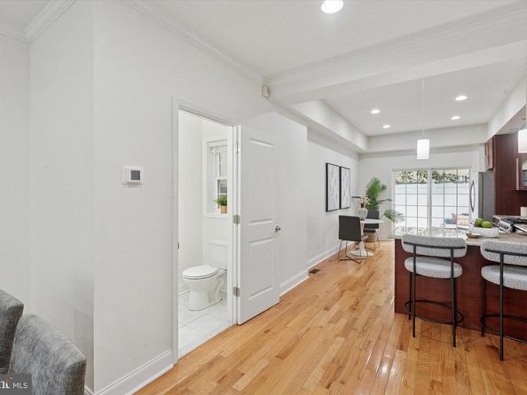 906 S 12TH Street, Philadelphia PA 19147