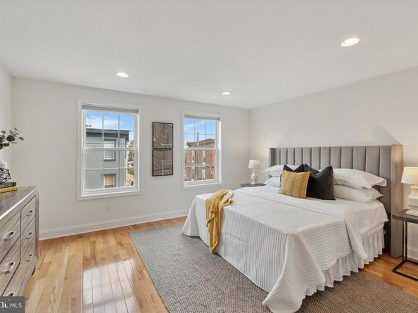 906 S 12TH Street, Philadelphia PA 19147