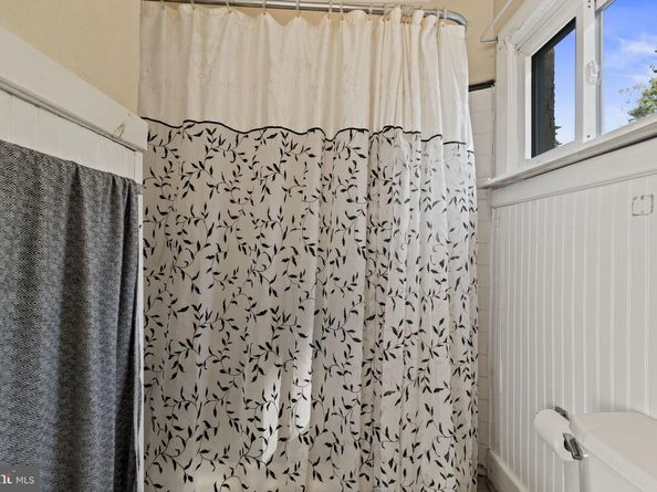 1240 Angora Drive, Yeadon PA 19050