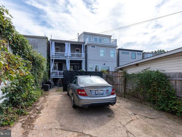 939 15TH Street SE, Washington DC 20003