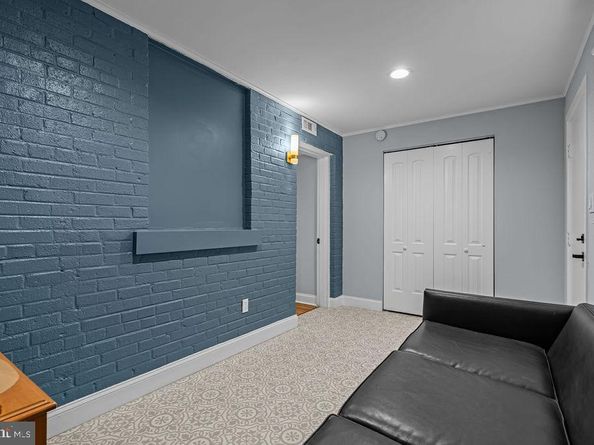 31 W Reed Avenue, Alexandria VA 22305