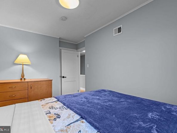 31 W Reed Avenue, Alexandria VA 22305