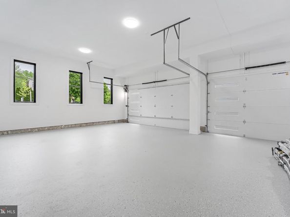 1052 Balls Hill Road, Mclean VA 22101