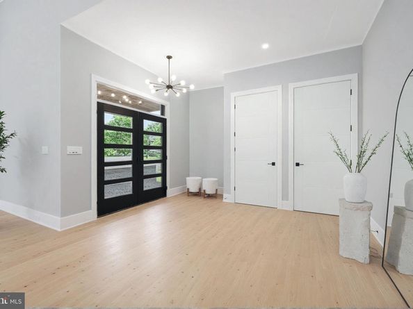 1052 Balls Hill Road, Mclean VA 22101