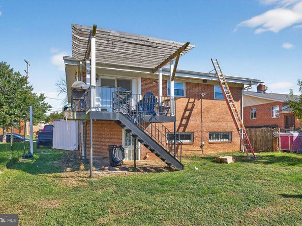 260 45TH Street NE, Washington DC 20019