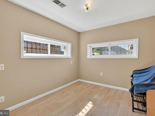 260 45TH Street NE, Washington DC 20019