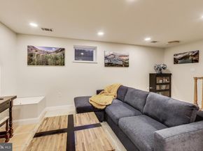 7836 Snead Lane, Falls Church VA 22043
