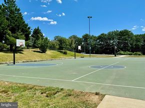 7836 Snead Lane, Falls Church VA 22043