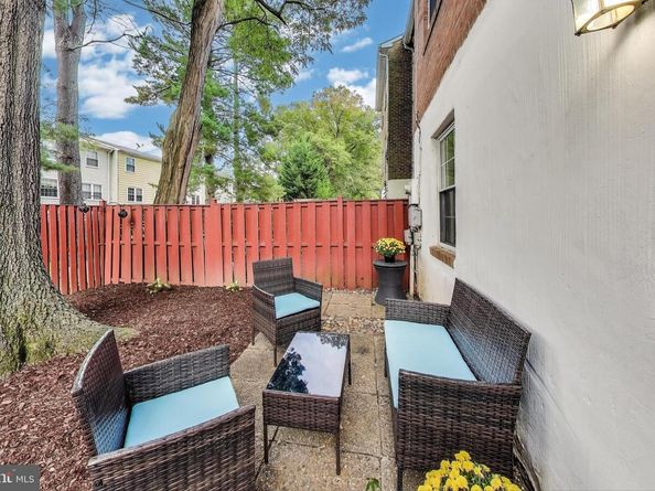 7836 Snead Lane, Falls Church VA 22043