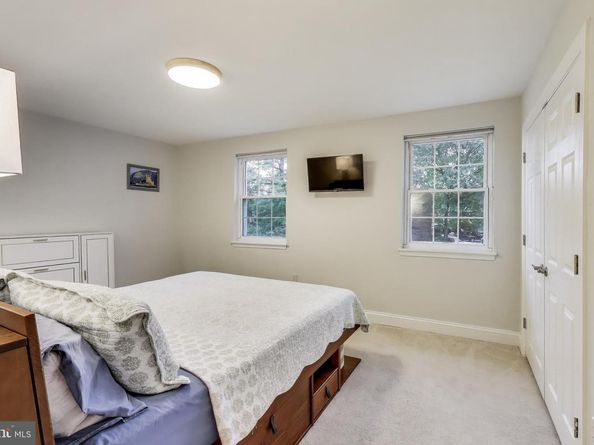 7836 Snead Lane, Falls Church VA 22043