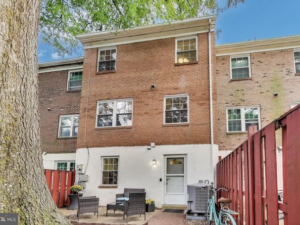 7836 Snead Lane, Falls Church VA 22043
