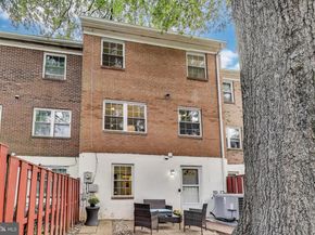 7836 Snead Lane, Falls Church VA 22043