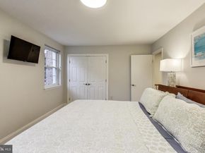 7836 Snead Lane, Falls Church VA 22043