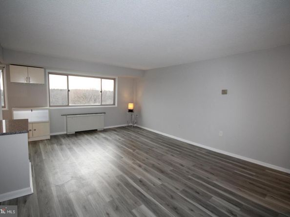 2500 N Van Dorn Street 1118, Alexandria VA 22302