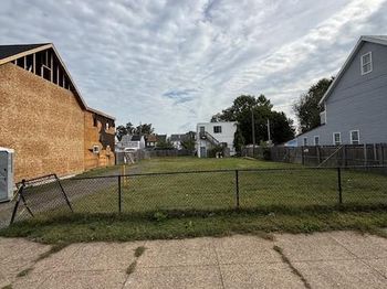 637 Spruce Street