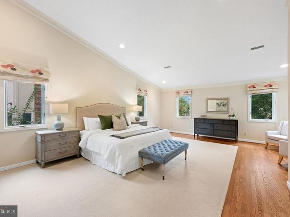 4667 Kenmore Drive NW, Washington DC 20007