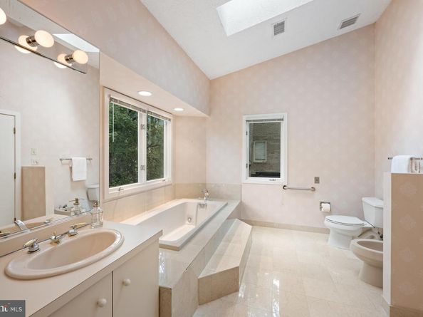 4667 Kenmore Drive NW, Washington DC 20007