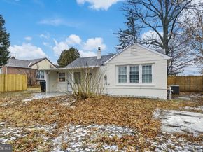 733 W County Line Road, Hatboro PA 19040