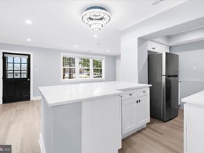 733 W County Line Road, Hatboro PA 19040