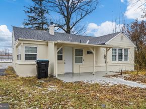 733 W County Line Road, Hatboro PA 19040