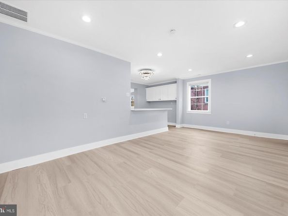 733 W County Line Road, Hatboro PA 19040