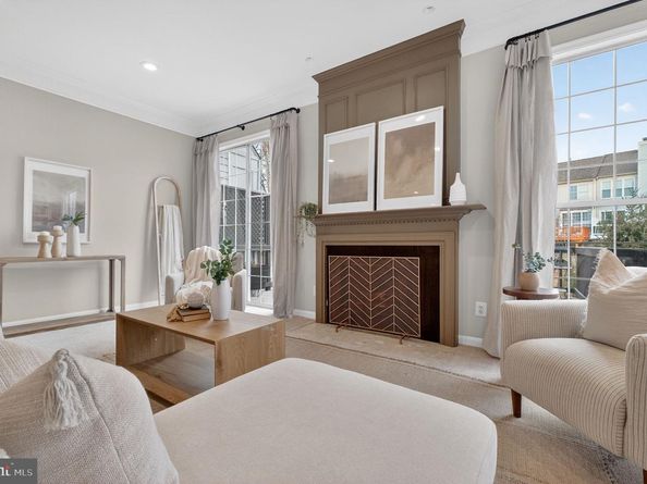 47610 Watkins Island Square, Sterling VA 20165