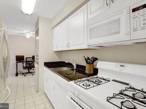 11260 Chestnut Grove Square 139, Reston VA 20190