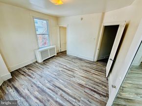 1016 W Duncannon Avenue, Philadelphia PA 19141