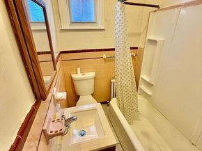 1016 W Duncannon Avenue, Philadelphia PA 19141