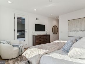 952 N 6TH Street, Philadelphia PA 19123