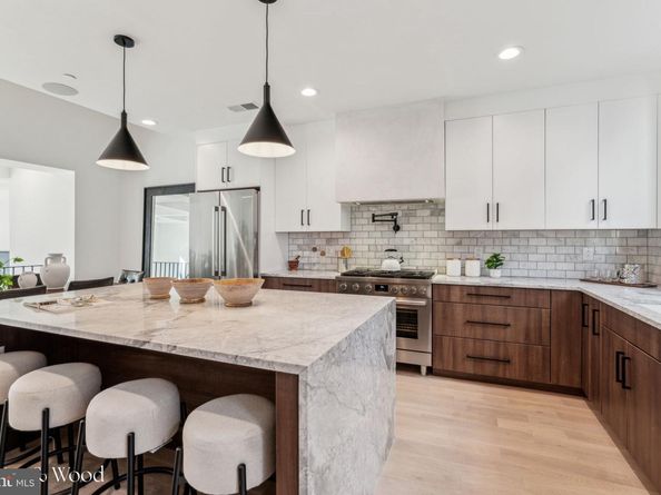 952 N 6TH Street, Philadelphia PA 19123