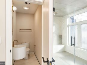 250 Gate Street, Philadelphia PA 19128