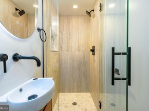 250 Gate Street, Philadelphia PA 19128