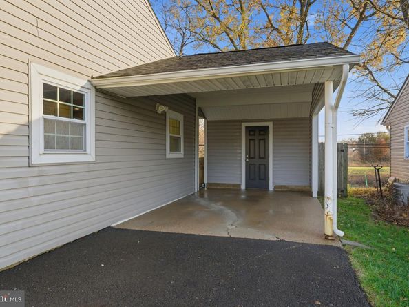 208 Trenton Road, Fairless Hills PA 19030