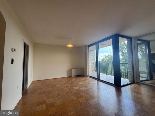 4242 East West Highway 618, Chevy Chase MD 20815