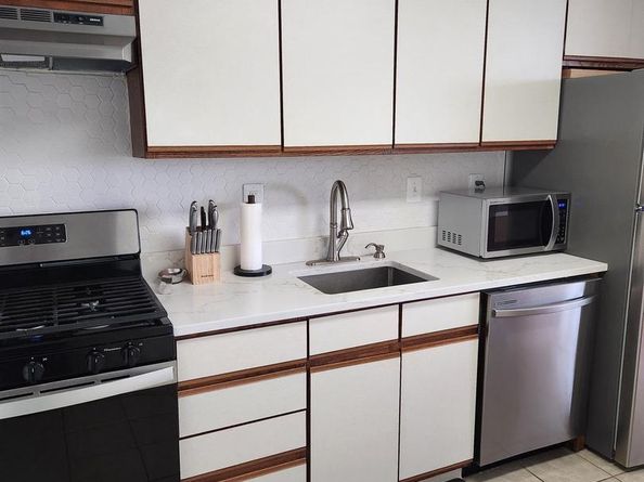 3900 Ford Road 12A, Philadelphia PA 19131