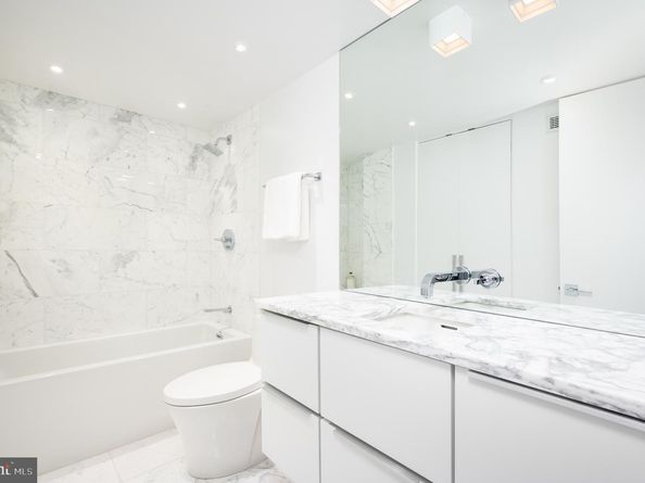 2500 Virginia Ave NW 714/715, Washington DC 20037