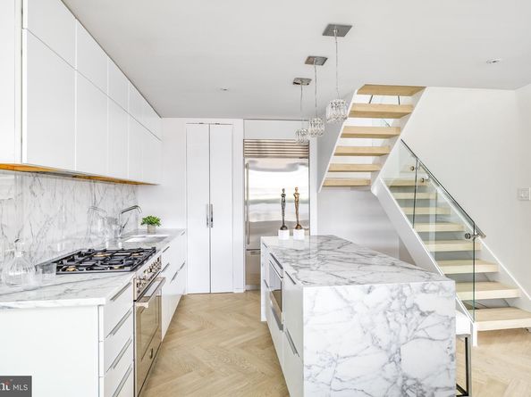 2500 Virginia Ave NW 714/715, Washington DC 20037