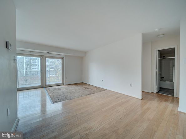 5250 Valley Forge Drive 315, Alexandria VA 22304